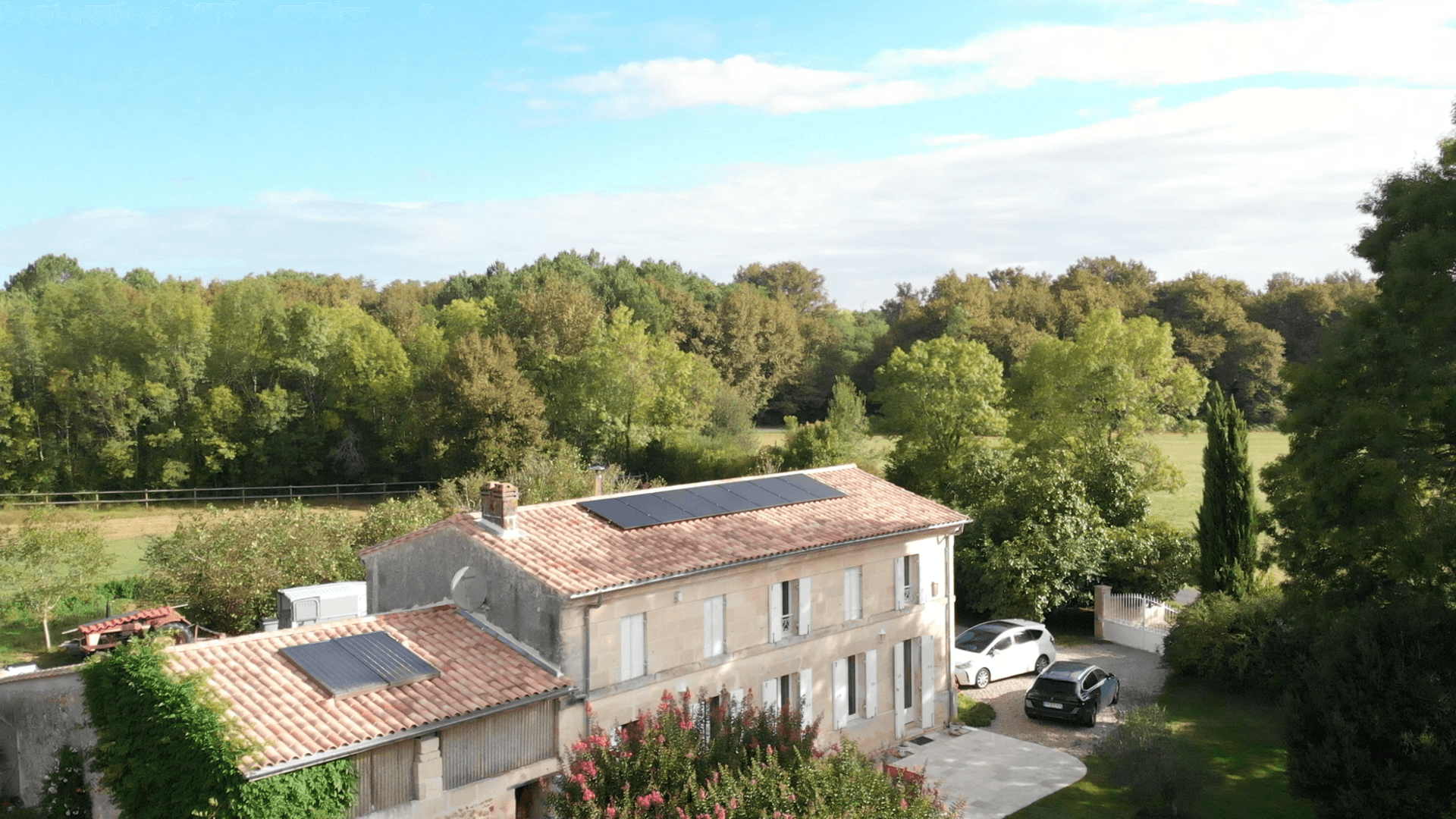 photo d'une installation sur une maison girondine réalisée par Moon Energie